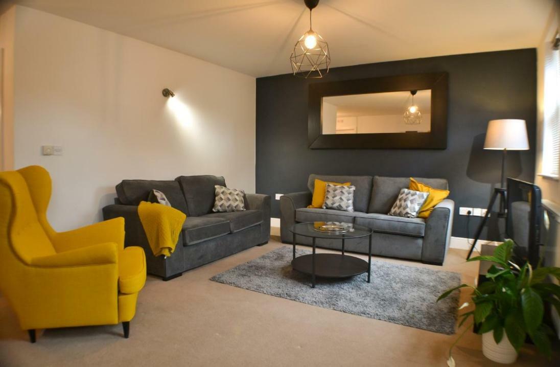 #St Georges Court By Derbnb, Spacious 2 Bedroom Apartments, Free Parking, Wi-Fi, Netflix & Within Walking Distance Of The City Centre Derby Luaran gambar